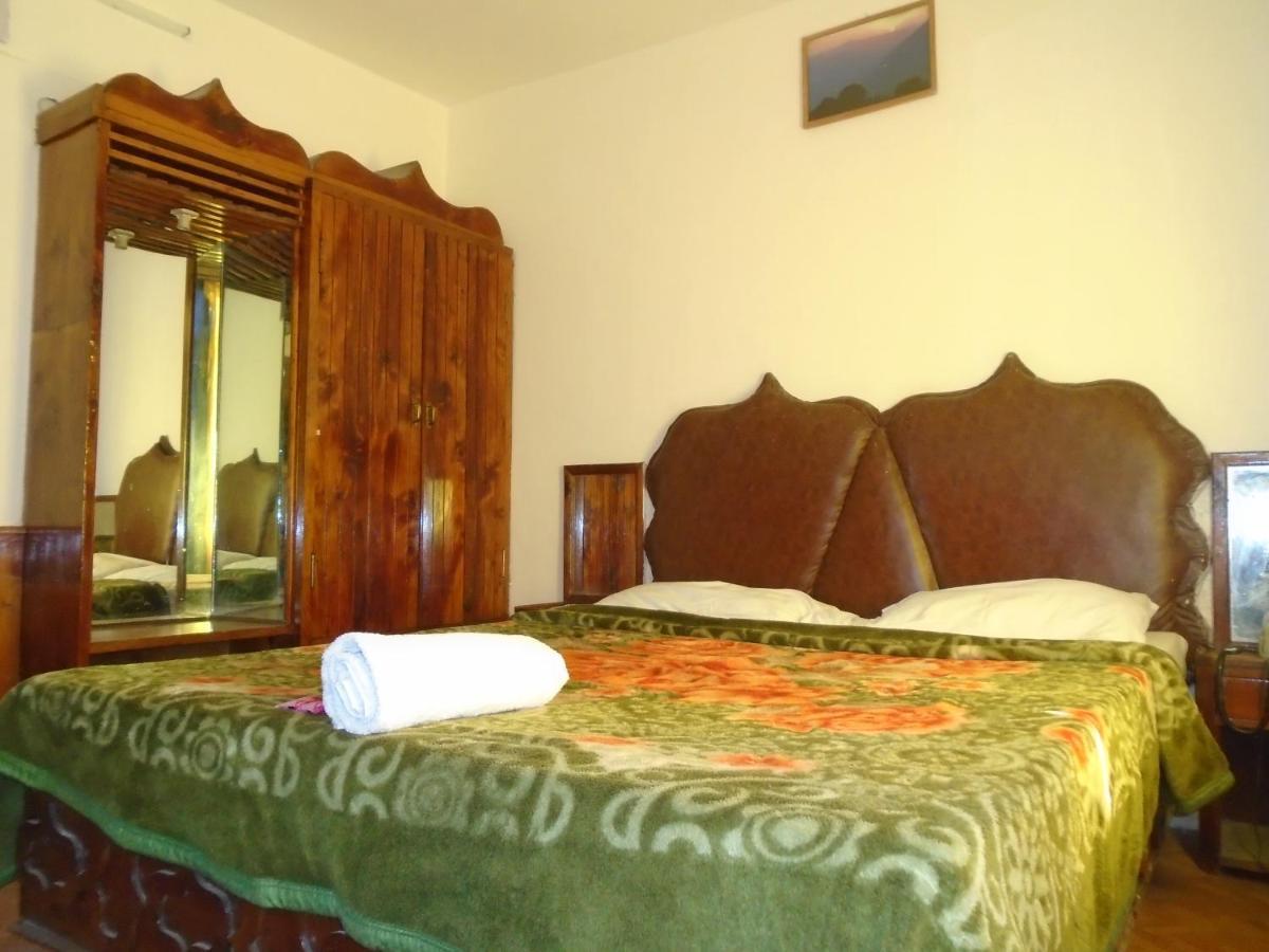 Hotel Magnolia Mallroad Manali Экстерьер фото