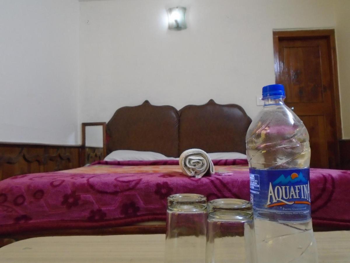 Hotel Magnolia Mallroad Manali Экстерьер фото