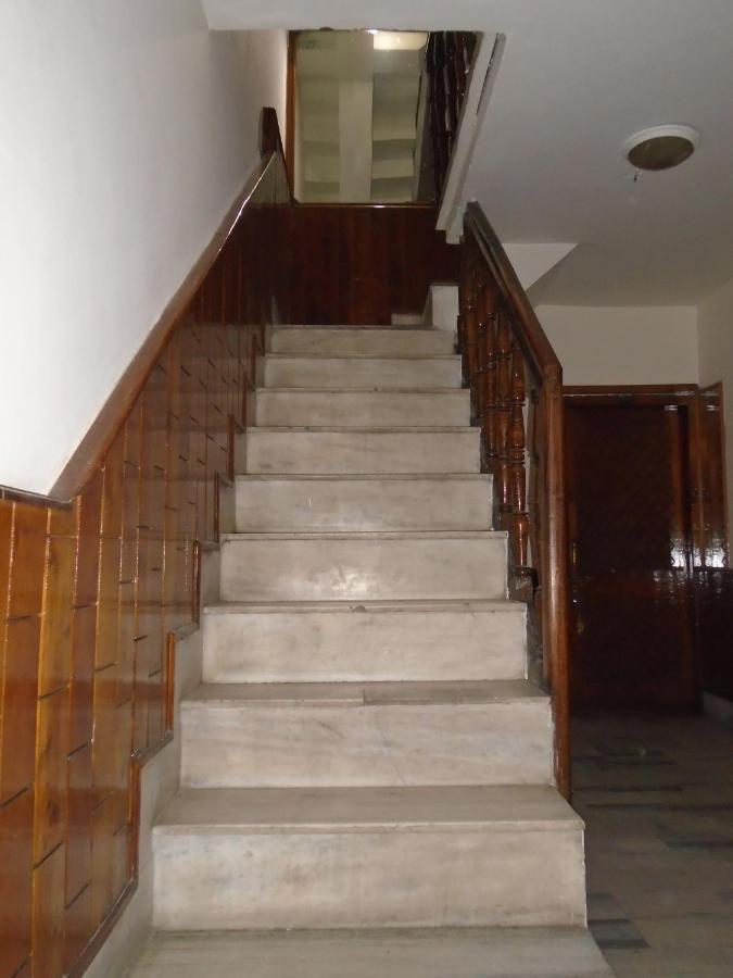 Hotel Magnolia Mallroad Manali Экстерьер фото