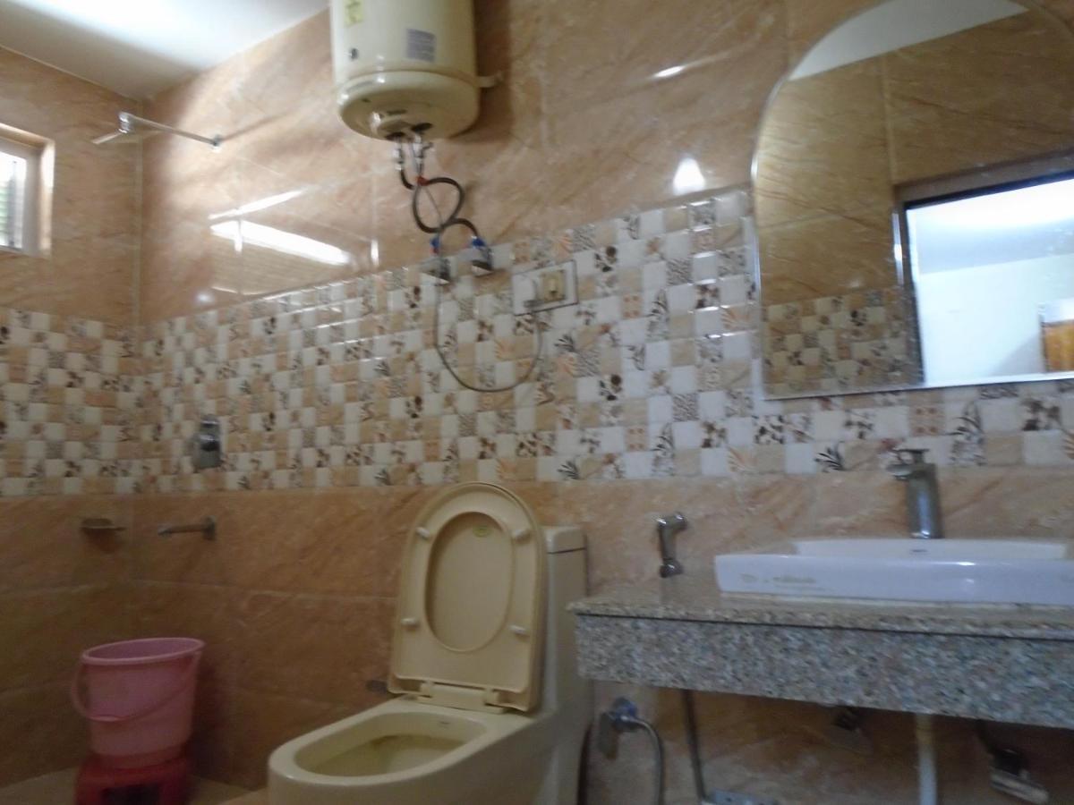Hotel Magnolia Mallroad Manali Экстерьер фото