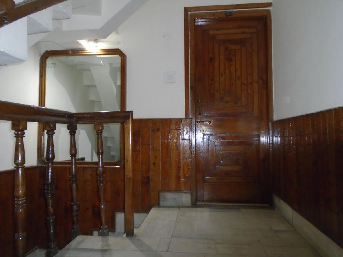 Hotel Magnolia Mallroad Manali Экстерьер фото