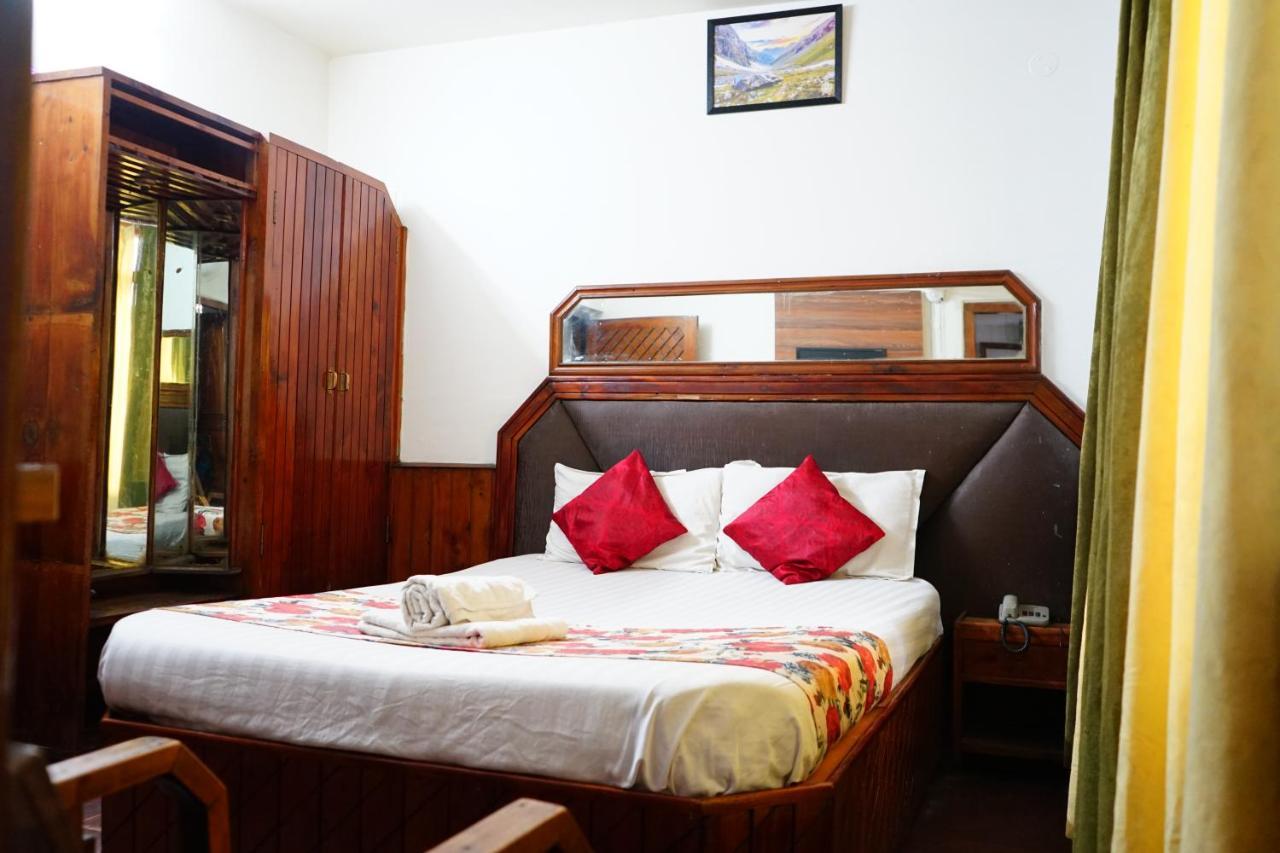Hotel Magnolia Mallroad Manali Экстерьер фото