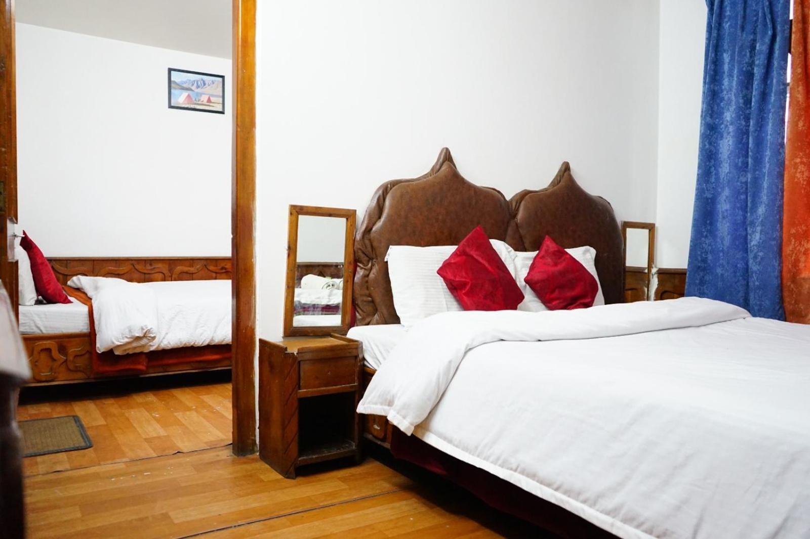 Hotel Magnolia Mallroad Manali Экстерьер фото
